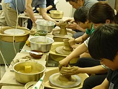 風景(陶芸祭 ロクロ体験教室)